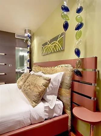 Les Fleurs Boutique Hotel