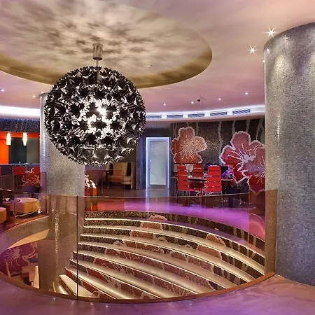 Hotel Les Fleurs Boutique 4*