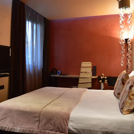 Les Fleurs Boutique Hotel