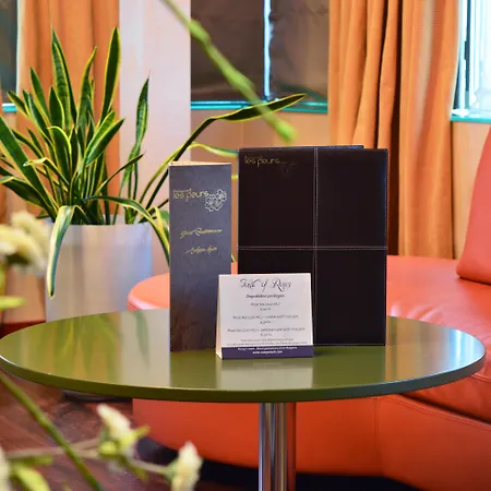Les Fleurs Boutique Hotel 4*