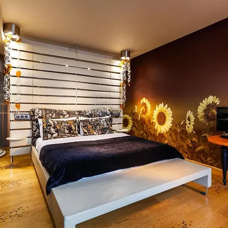 Les Fleurs Boutique Hotel 4*