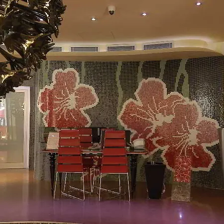 Hotel Les Fleurs Boutique 4*