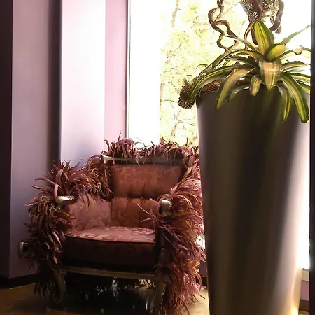 Les Fleurs Boutique