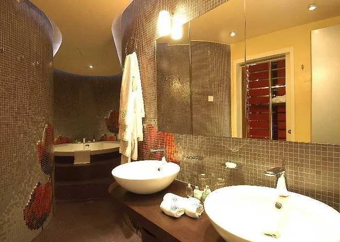 Les Fleurs Boutique Hotel 4*