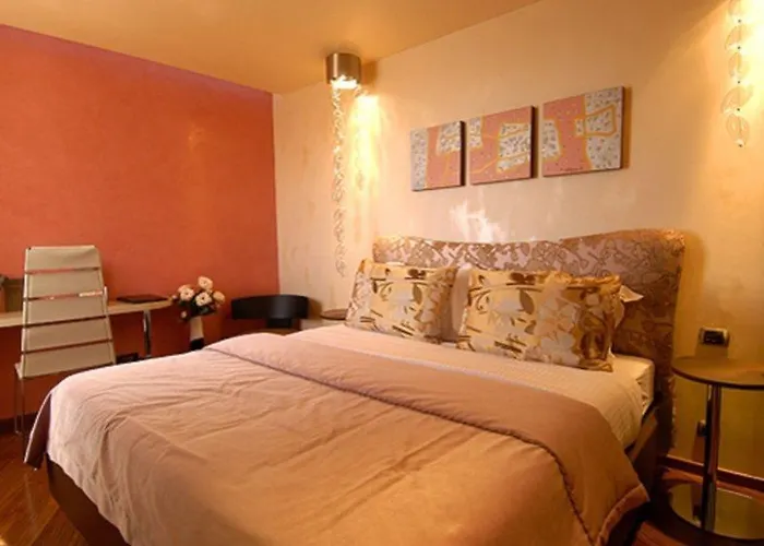 Hotel Les Fleurs Boutique 4*